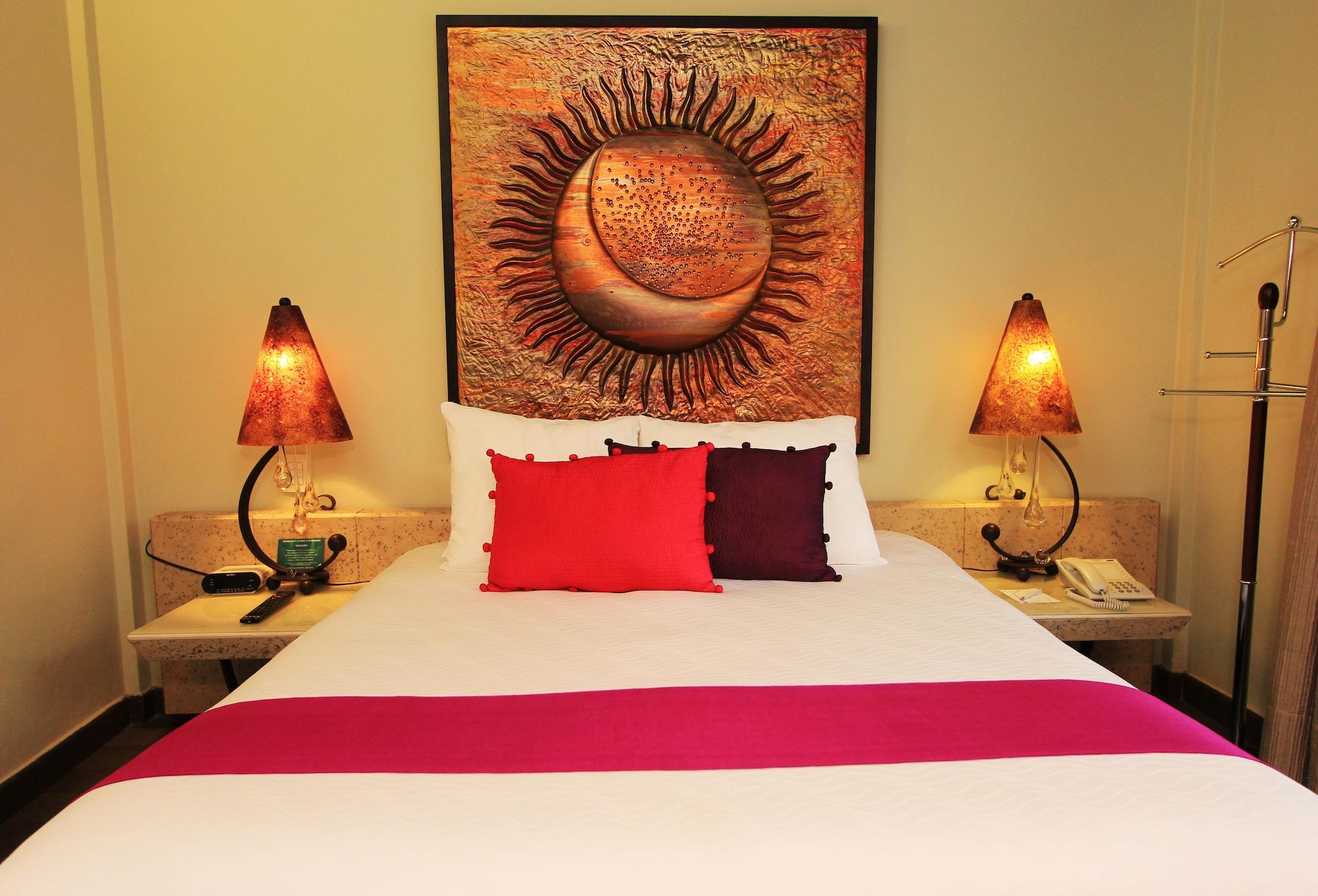 Plaza Gallery Hotel Boutique Сан-Кристобаль-де-Ла-Касас Экстерьер фото