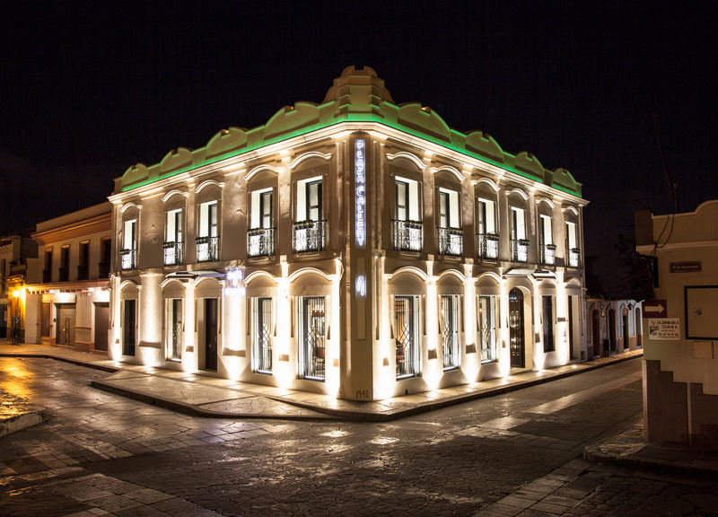 Plaza Gallery Hotel Boutique Сан-Кристобаль-де-Ла-Касас Экстерьер фото