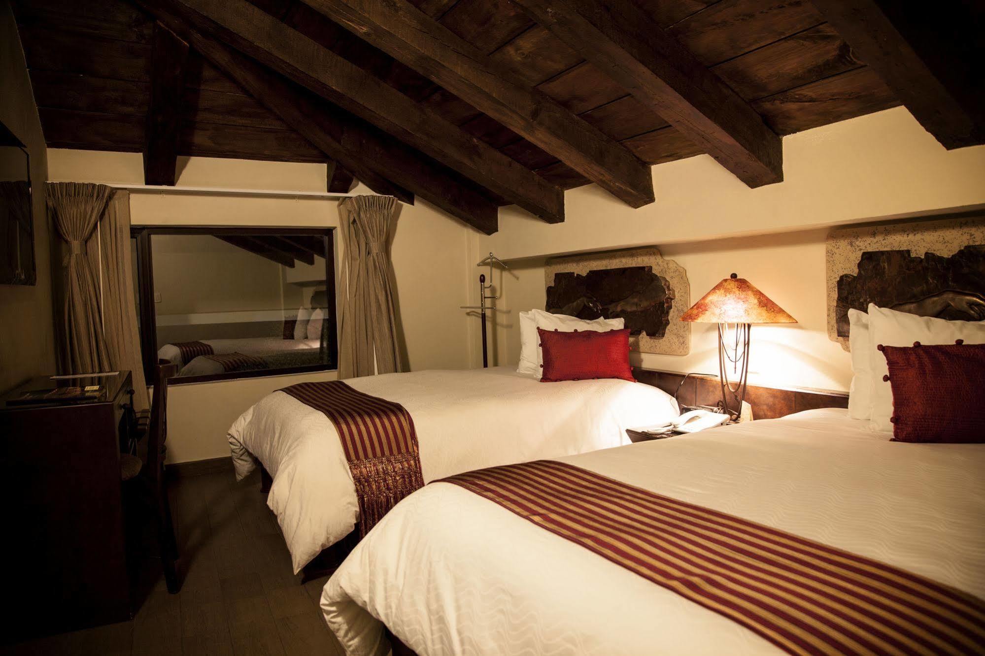 Plaza Gallery Hotel Boutique Сан-Кристобаль-де-Ла-Касас Экстерьер фото
