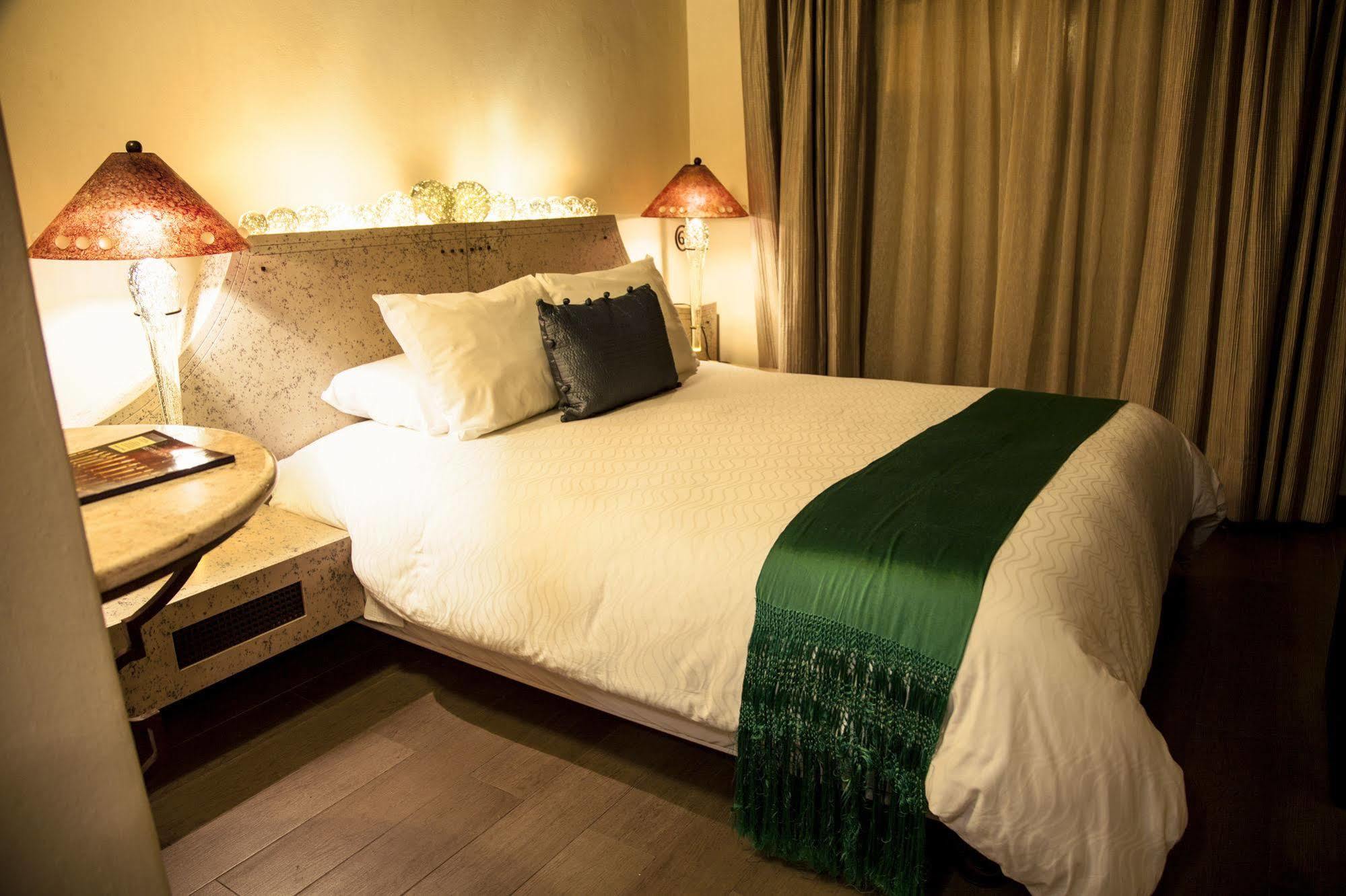 Plaza Gallery Hotel Boutique Сан-Кристобаль-де-Ла-Касас Экстерьер фото
