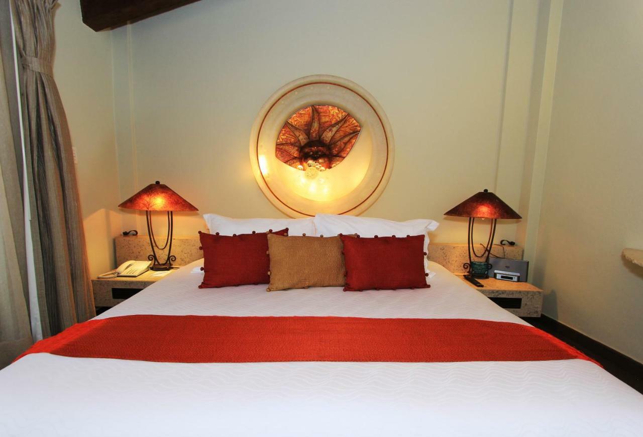 Plaza Gallery Hotel Boutique Сан-Кристобаль-де-Ла-Касас Экстерьер фото