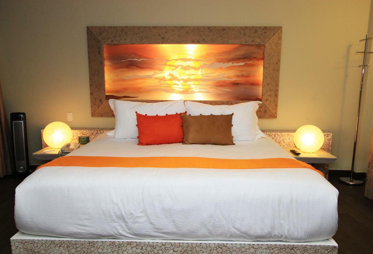Plaza Gallery Hotel Boutique Сан-Кристобаль-де-Ла-Касас Экстерьер фото