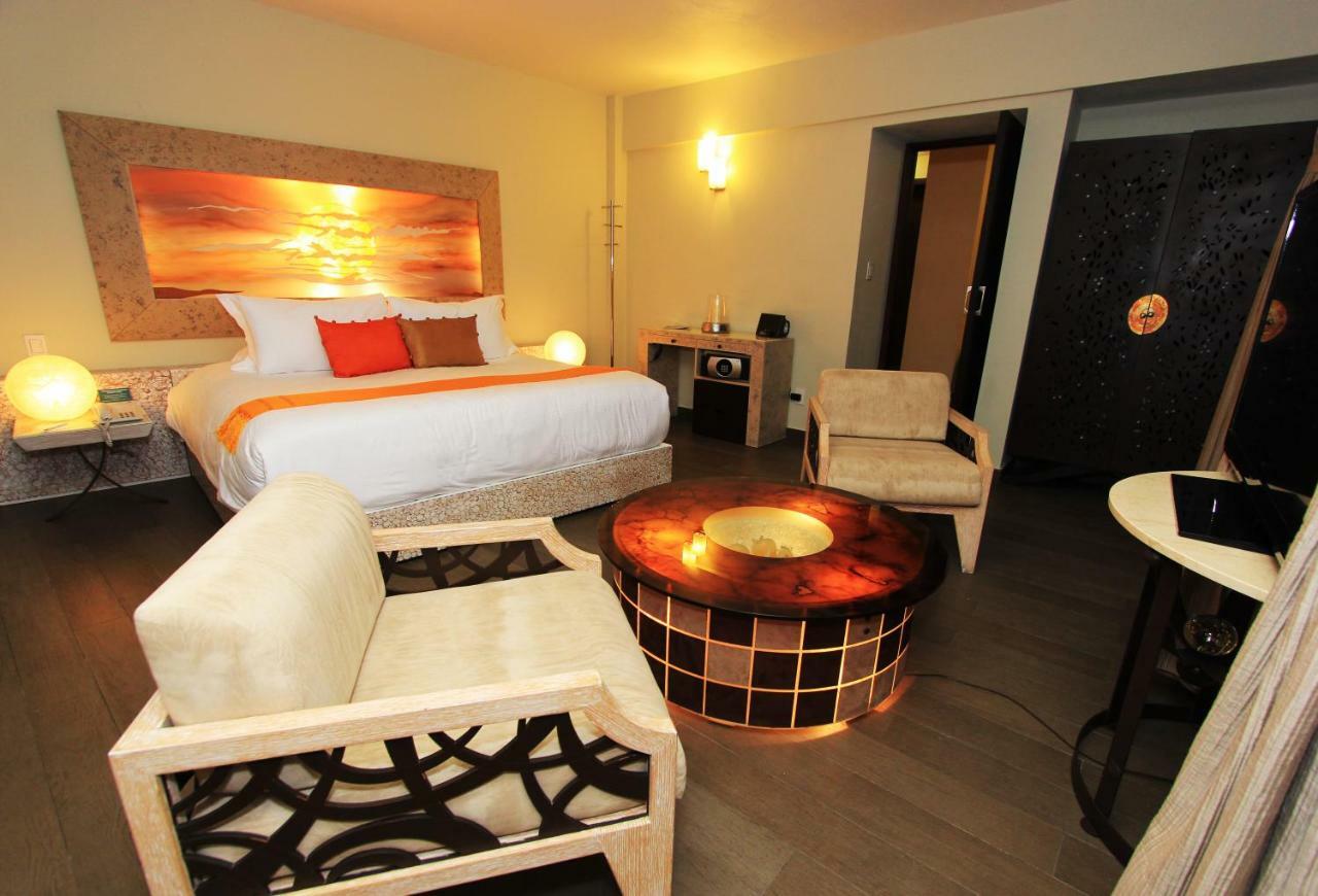 Plaza Gallery Hotel Boutique Сан-Кристобаль-де-Ла-Касас Экстерьер фото