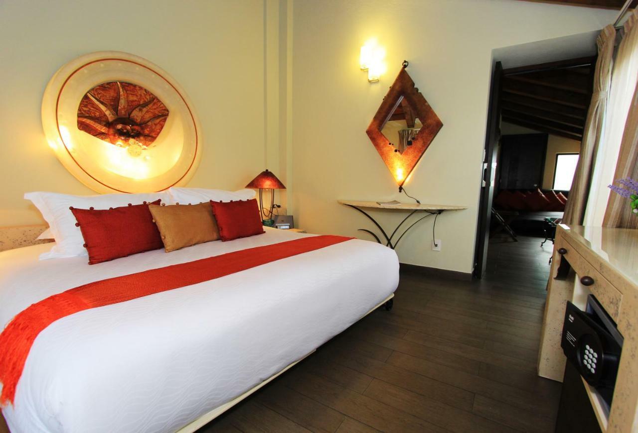 Plaza Gallery Hotel Boutique Сан-Кристобаль-де-Ла-Касас Экстерьер фото